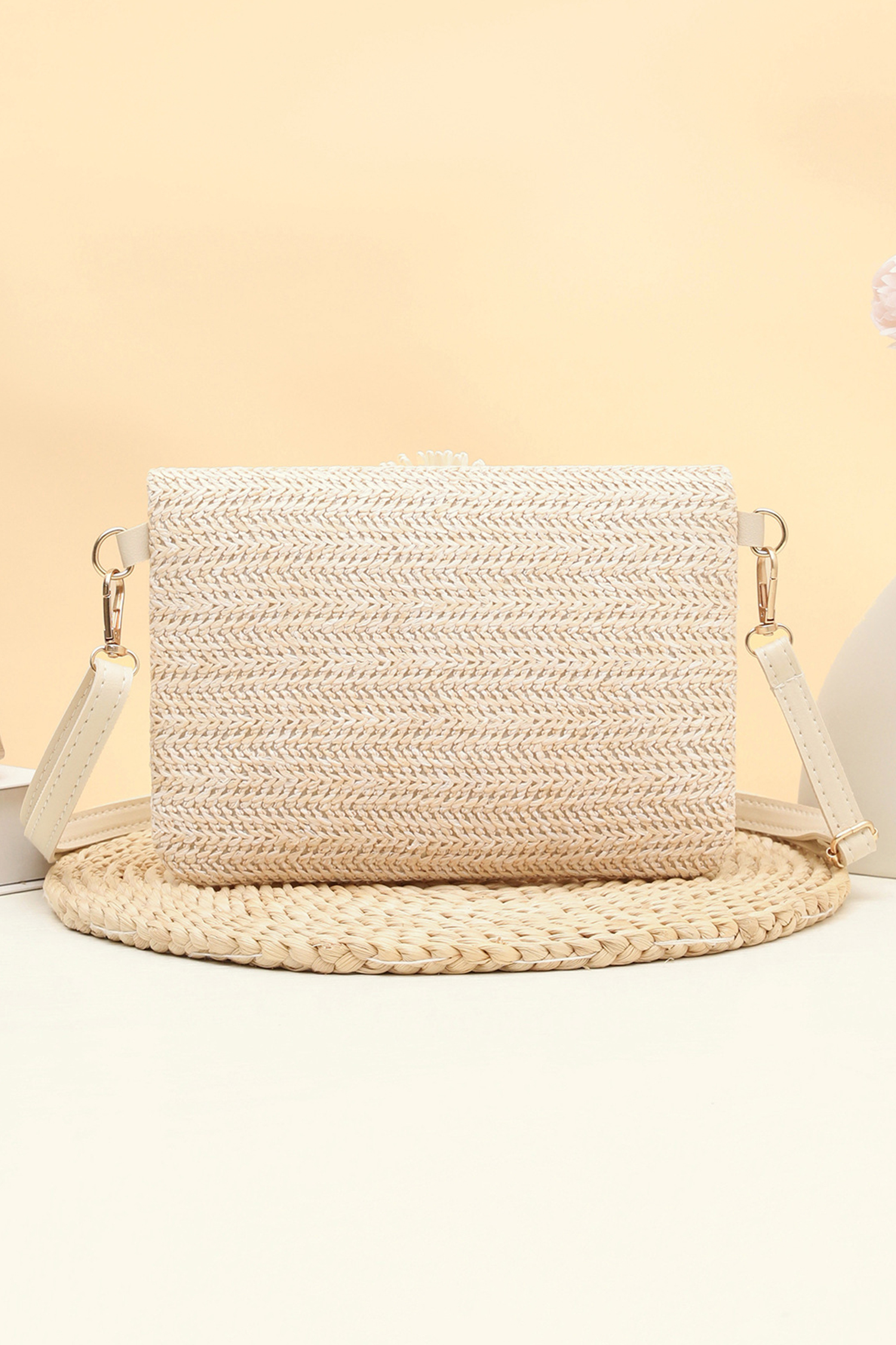 White Daisy Flower Straw Woven Zip Folded Magnetic Button Shoulder Bag