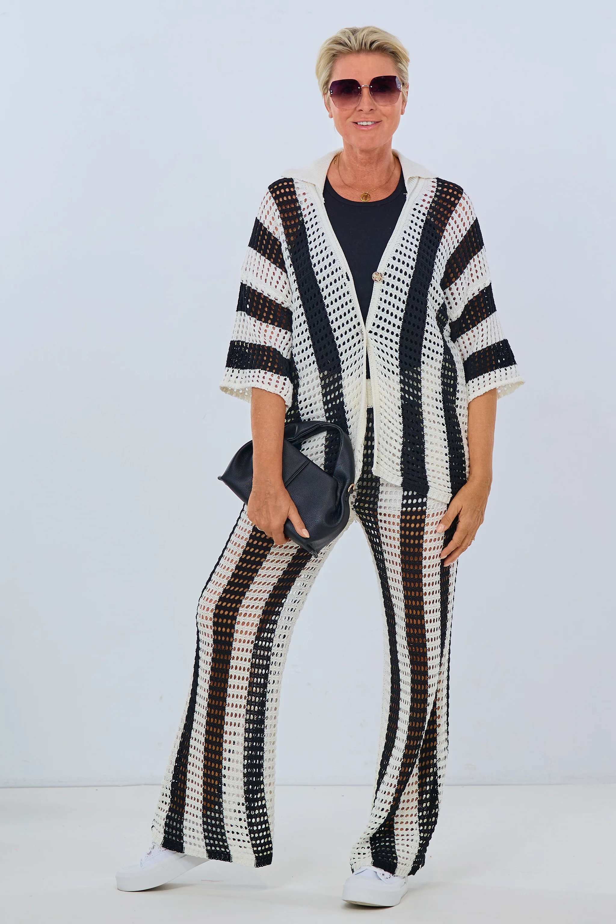 Kurzarm Cardigan mit Längsstreifen, schwarz-ecru