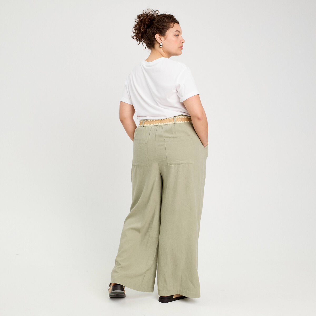 Pantalon large ceinturé contenant du lin vert kaki femme