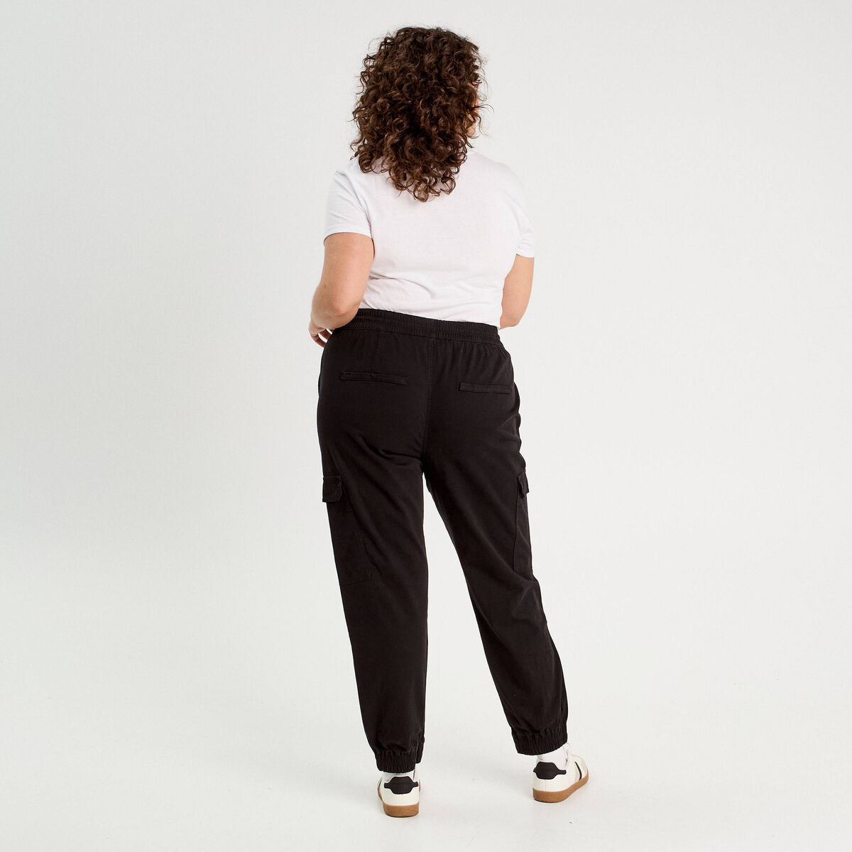 Pantalon cargo slim noir femme