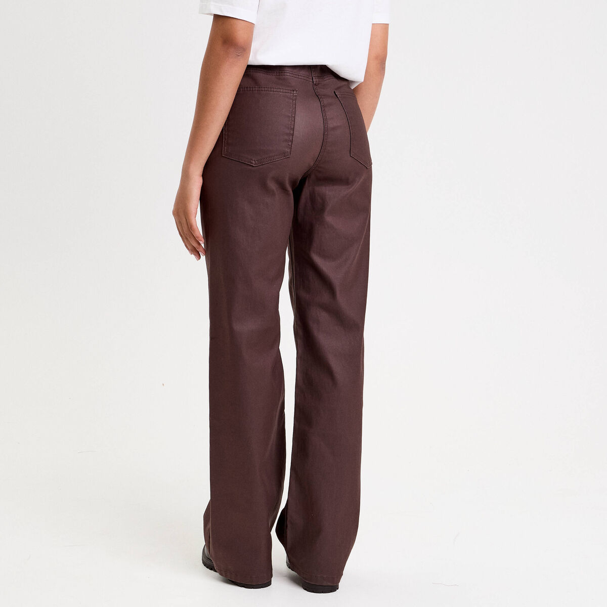 Pantalon droit enduit marron foncé femme