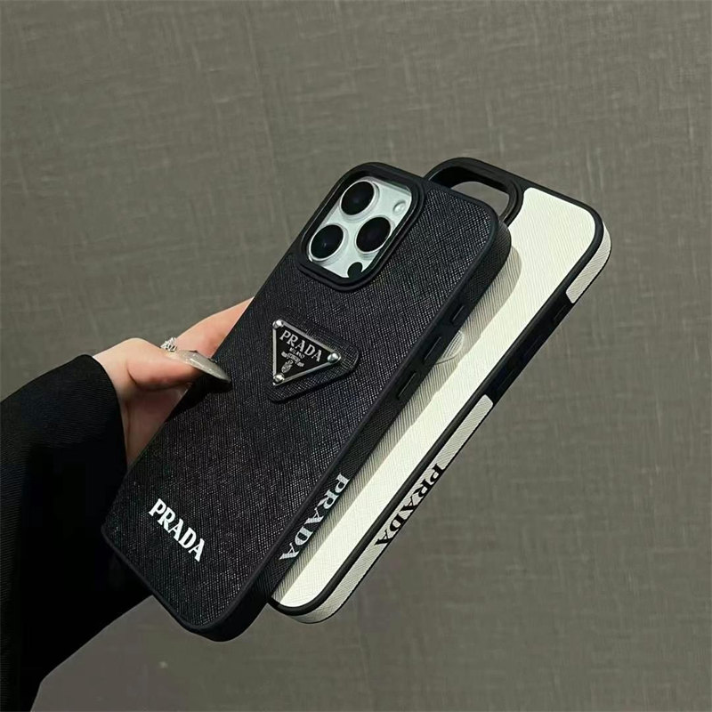 スマホケース プラダ サフィアーノレザー prada iphone17/16 ケース iphone17pro/16pro ケース ハイ ブランド iphone15/15pro ケース 男性 プレゼント ブランド iphone14/13 ケース 芸能人