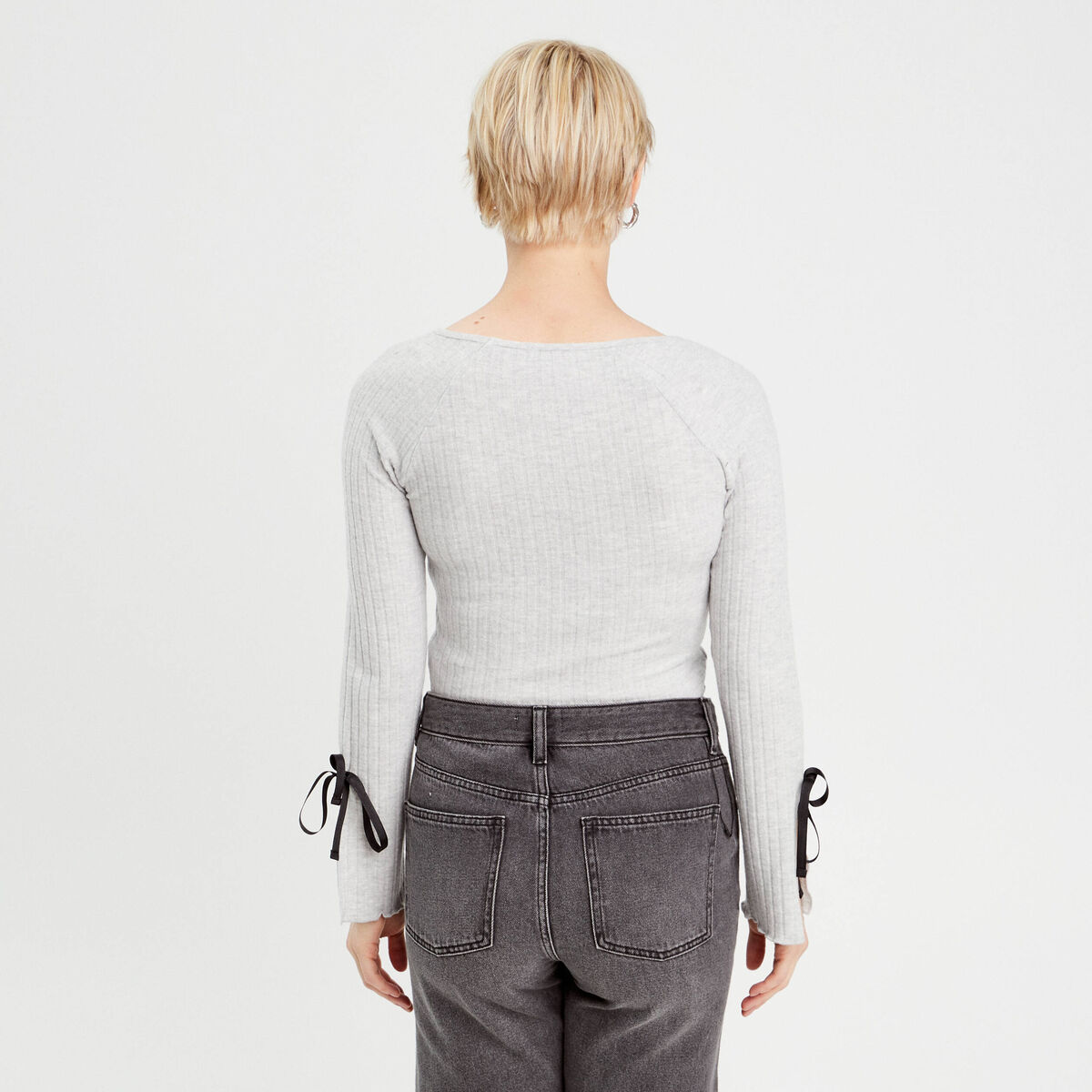 Pull manches longues noeuds gris clair femme