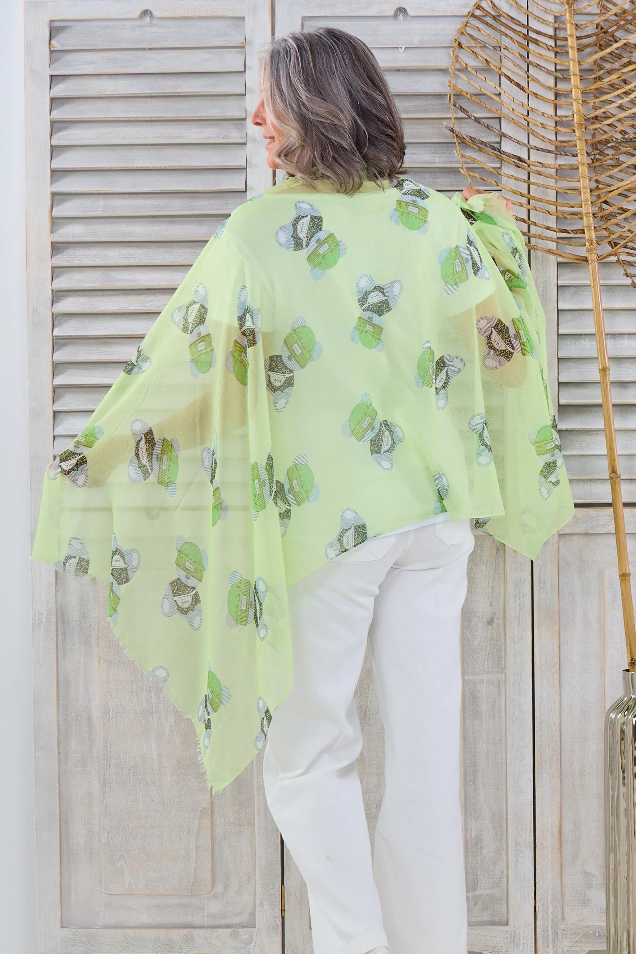 Feines Tuch mit Bärchen, lindgrün