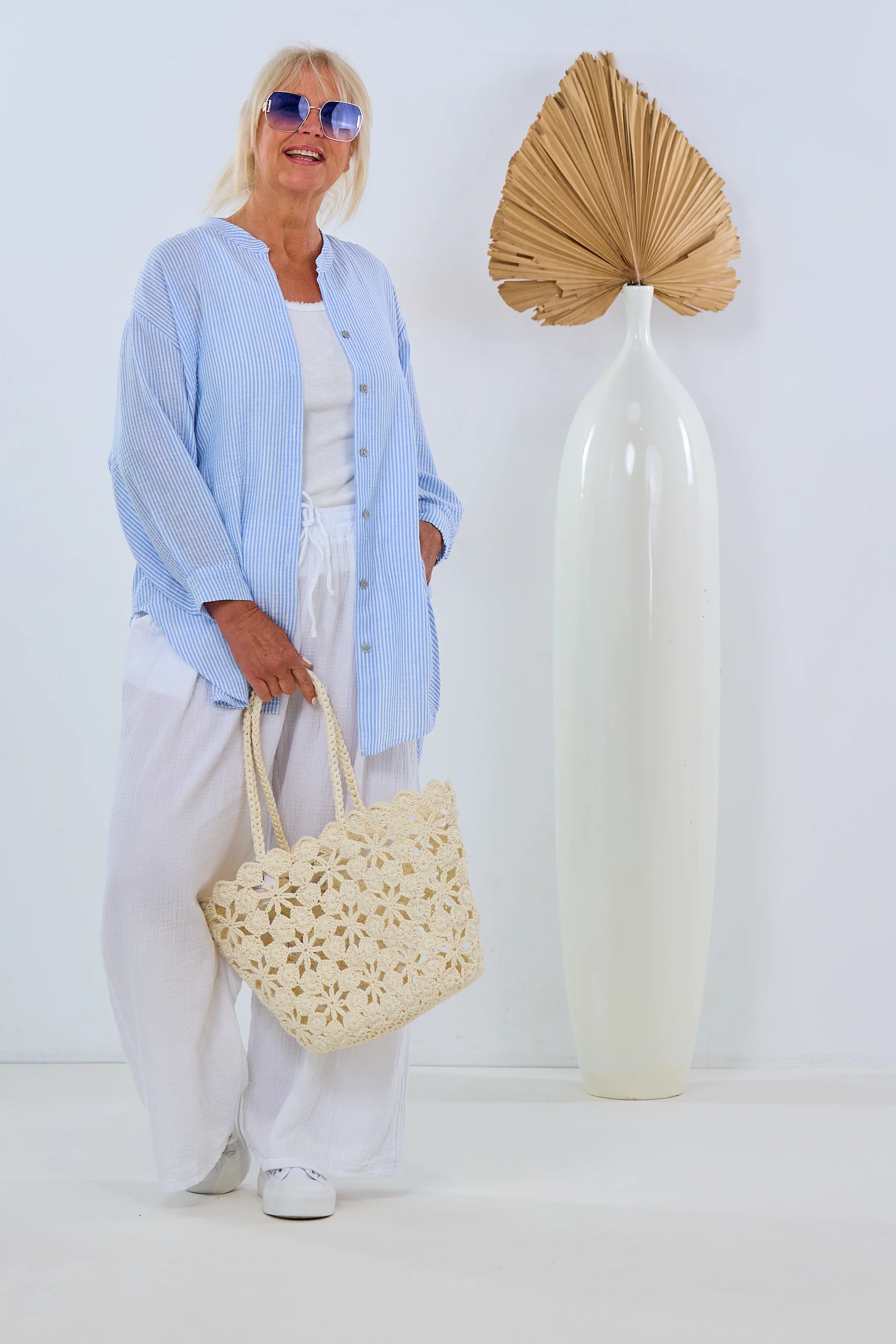 Langes, gestreiftes Oversized Hemd, hellblau-weiß