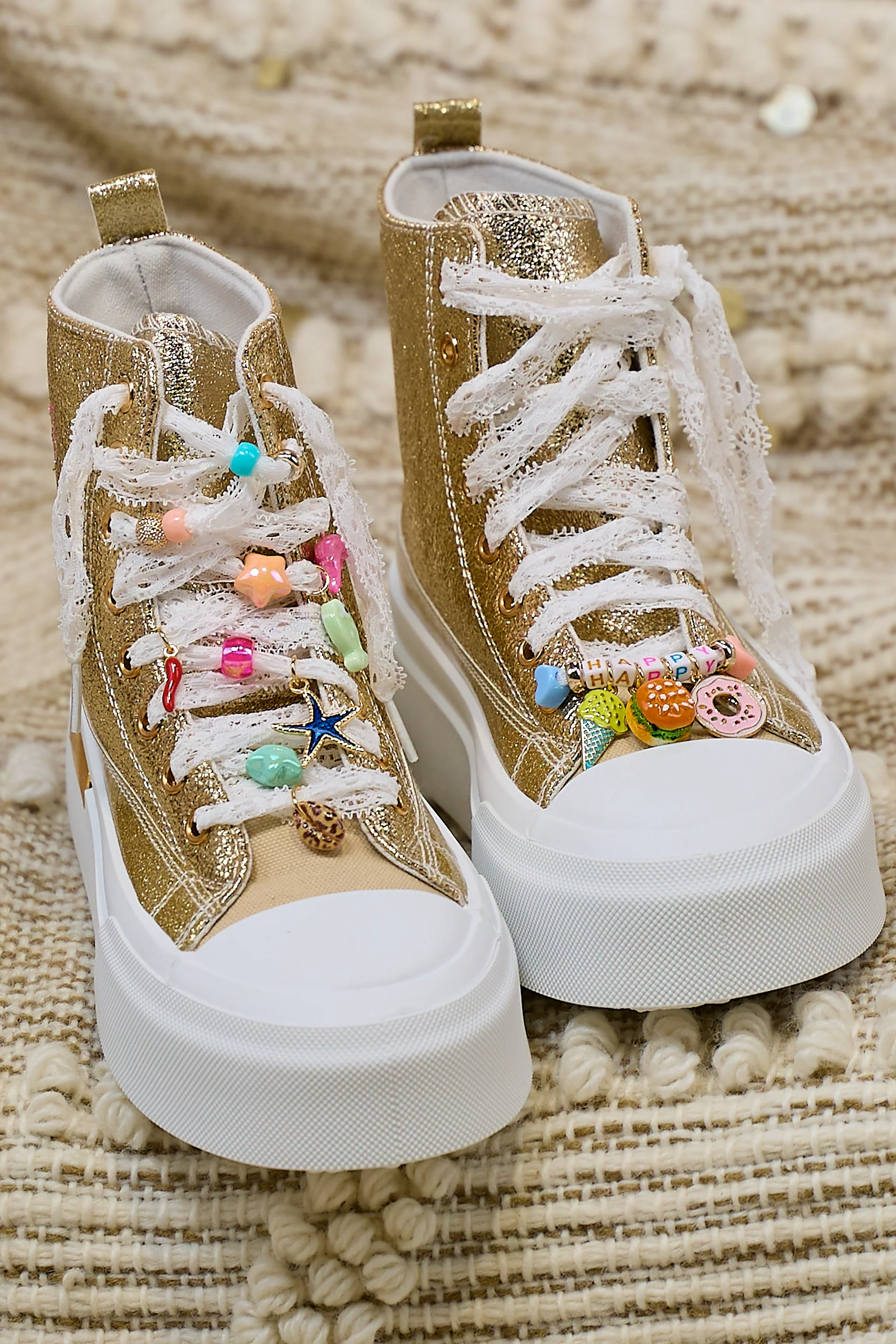 Schnürsenkel mit Schmuckanhängern, weiß (2 Varianten)