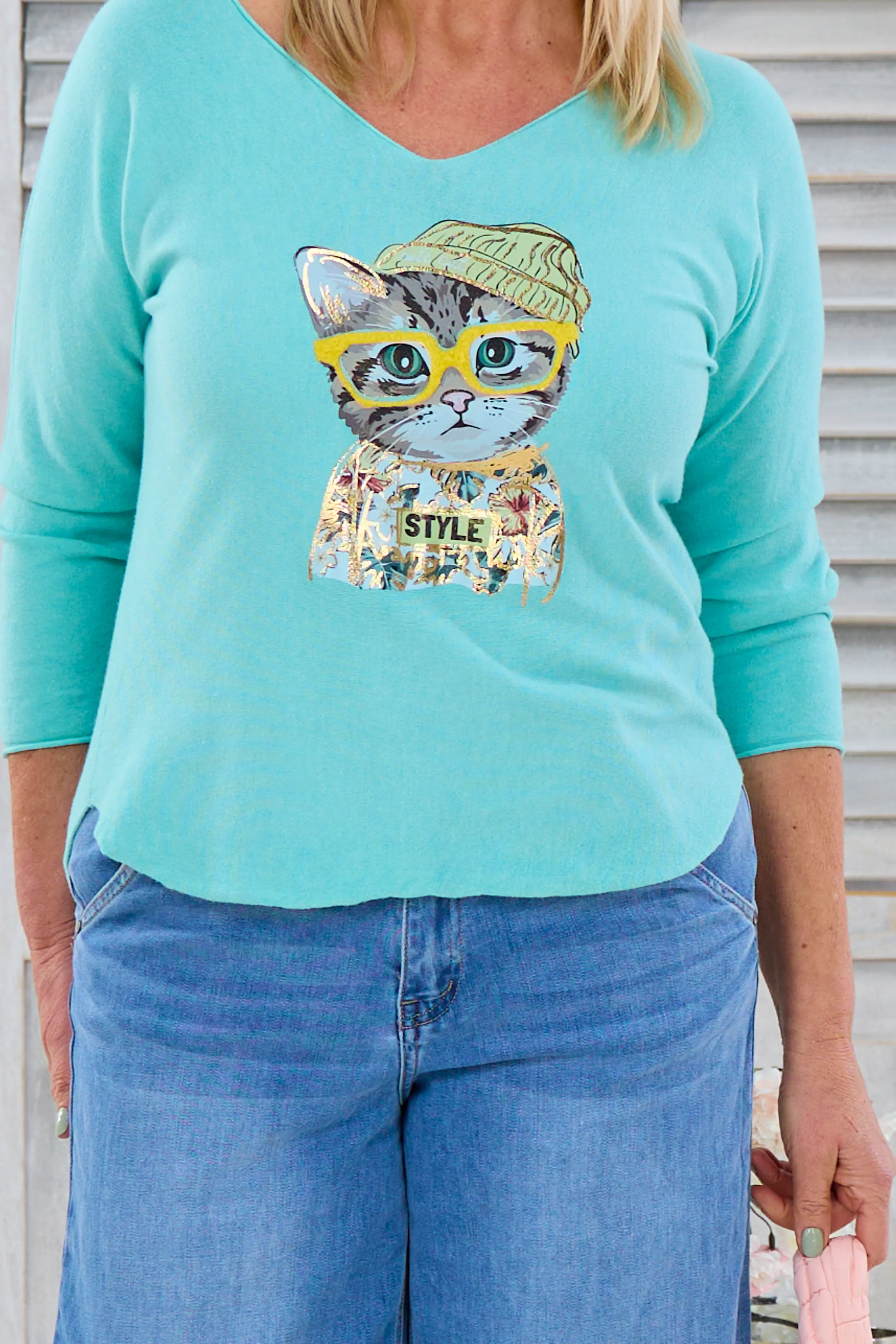 Leichter Strickpulli quergestrickt mit Katzen-Druck, mint