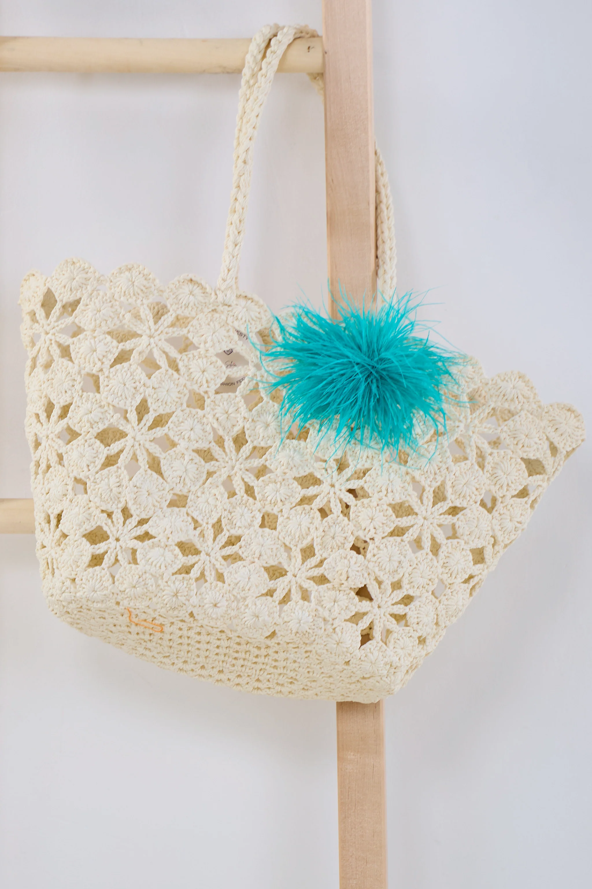 Federbrosche, petrol