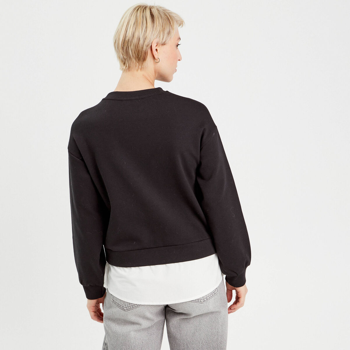 Sweat manches détails bijoux noir femme