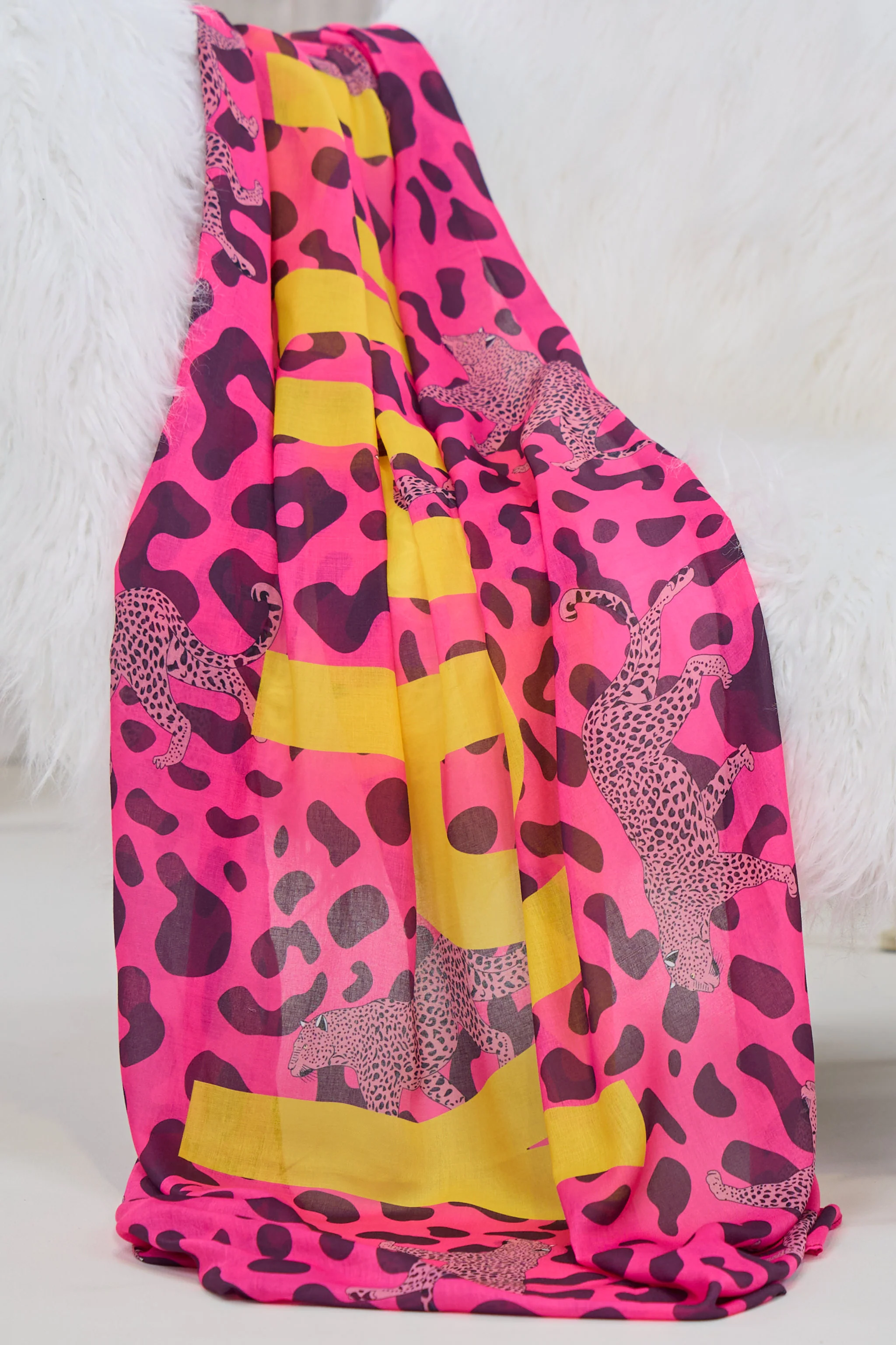 Tuch HAPPY mit Leo, pink-schwarz-gelb