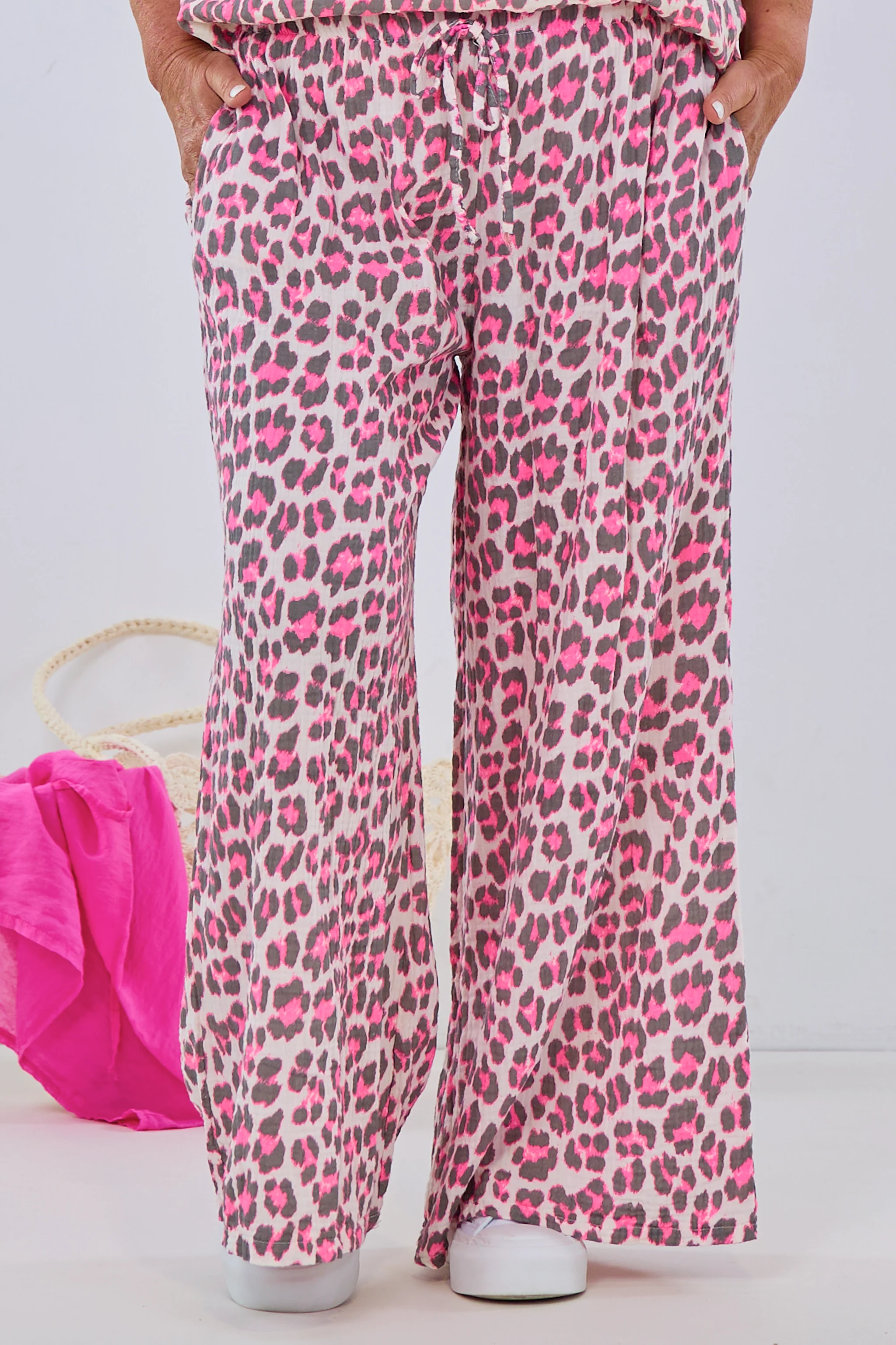 Musselin Hose im leo-look, schlamm-pink-ecru