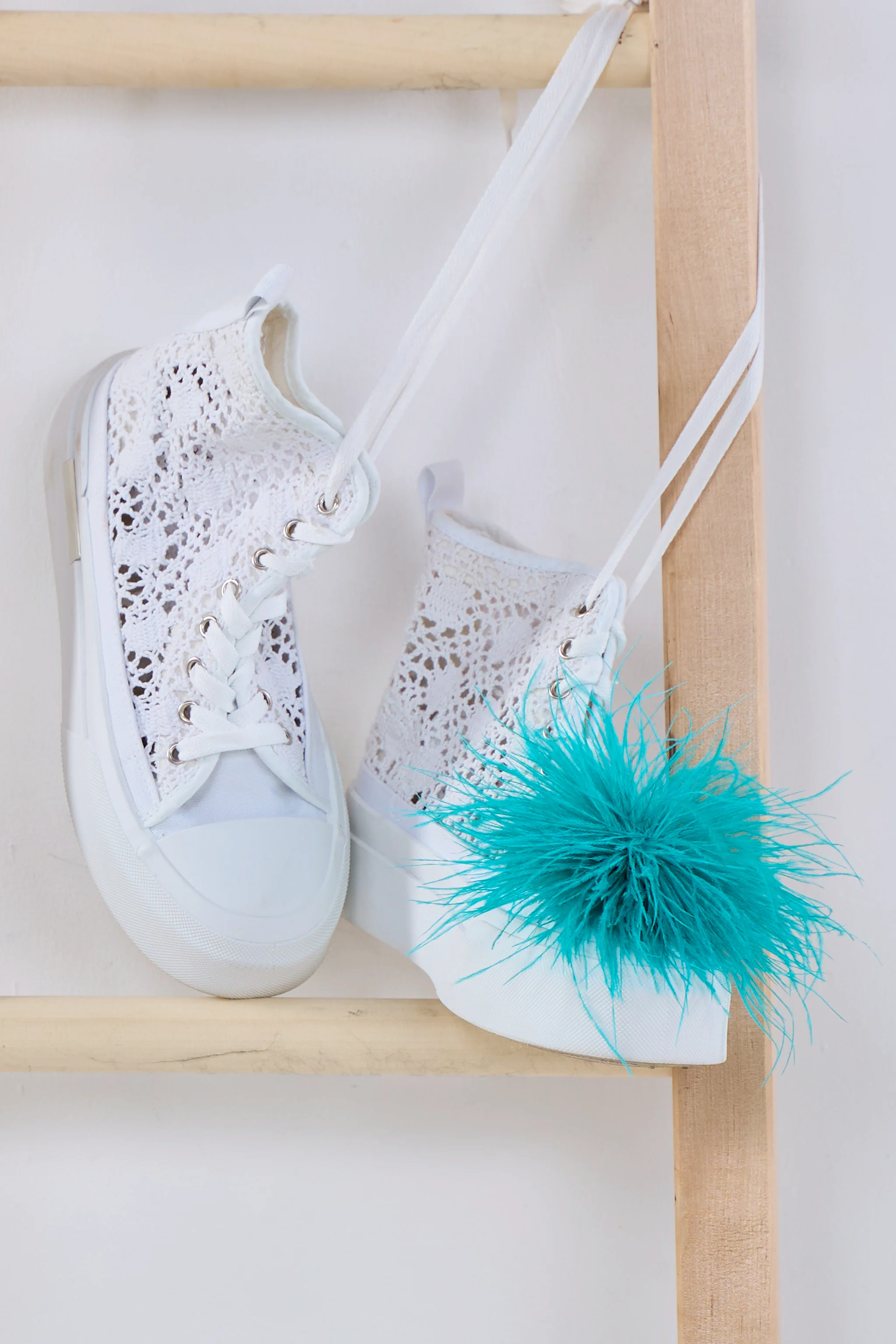 Federbrosche, petrol