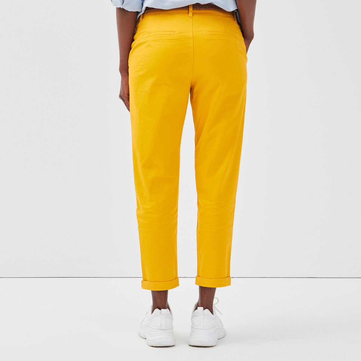 Pantalon chino 7/8ème jaune femme