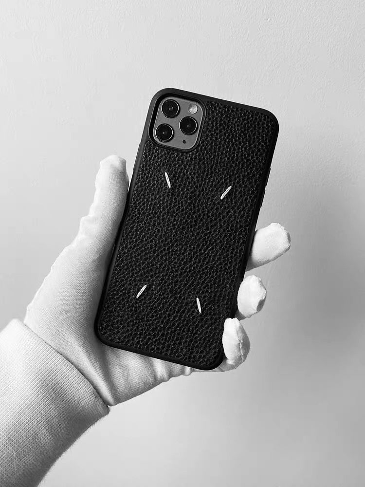 マルジェラ iPhone16/15pro ケース 黒 おしゃれ iphone14/13pro max ケース お 揃い シンプル アイフォン12/12pro カバー 四つタグ Maison Margiela iphone11/11pro ケース 有名人