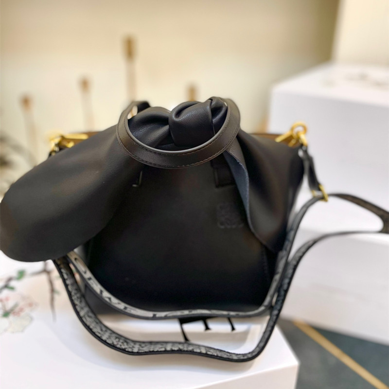 ロエベ うさぎ バッグ loewe ハンモックバニーバッグ 可愛い ショルダー バッグ 本革 2way ハンドバッグ 女性