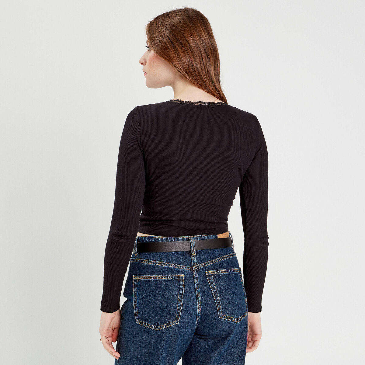 T-shirt cropped côtelé noir femme