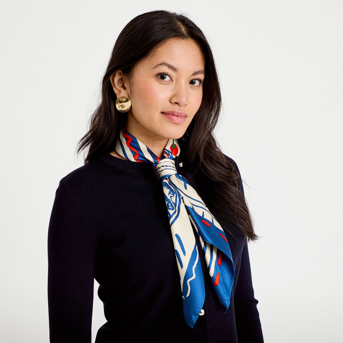 Foulard satiné soyeux bleu foncé femme