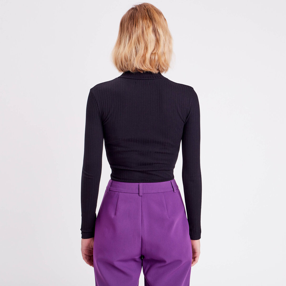 T-shirt côtelé col montant noir femme