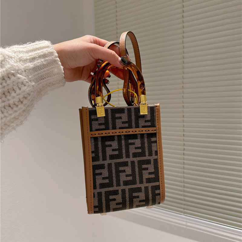 fendi トート バッグ フェンディ サンシャイン ショッパー ミニ ポシェット ブランド 縦型 ハンドバッグ 小さめ おしゃれ