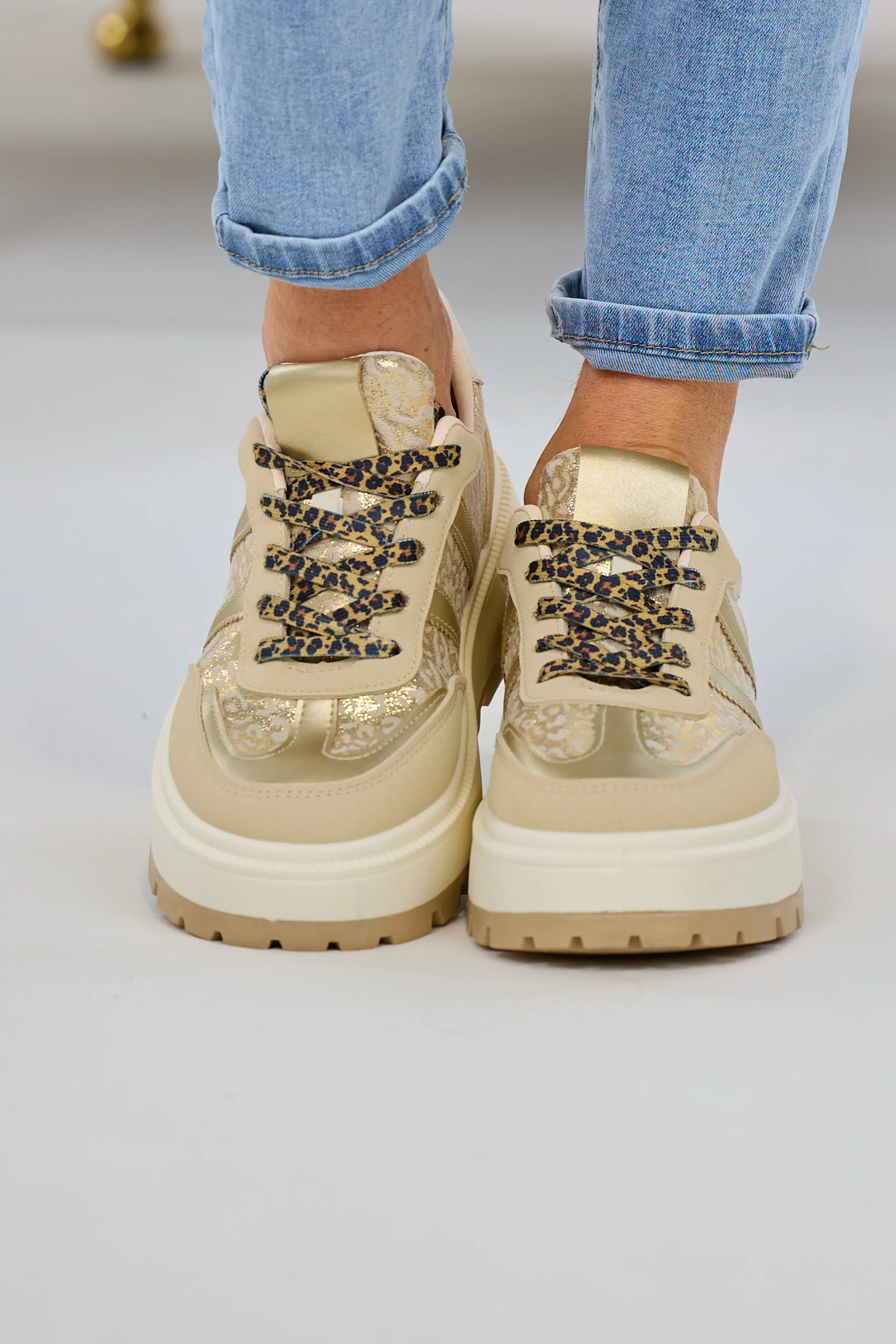 Sneaker mit grober Plateausohle, beige-gold-leo