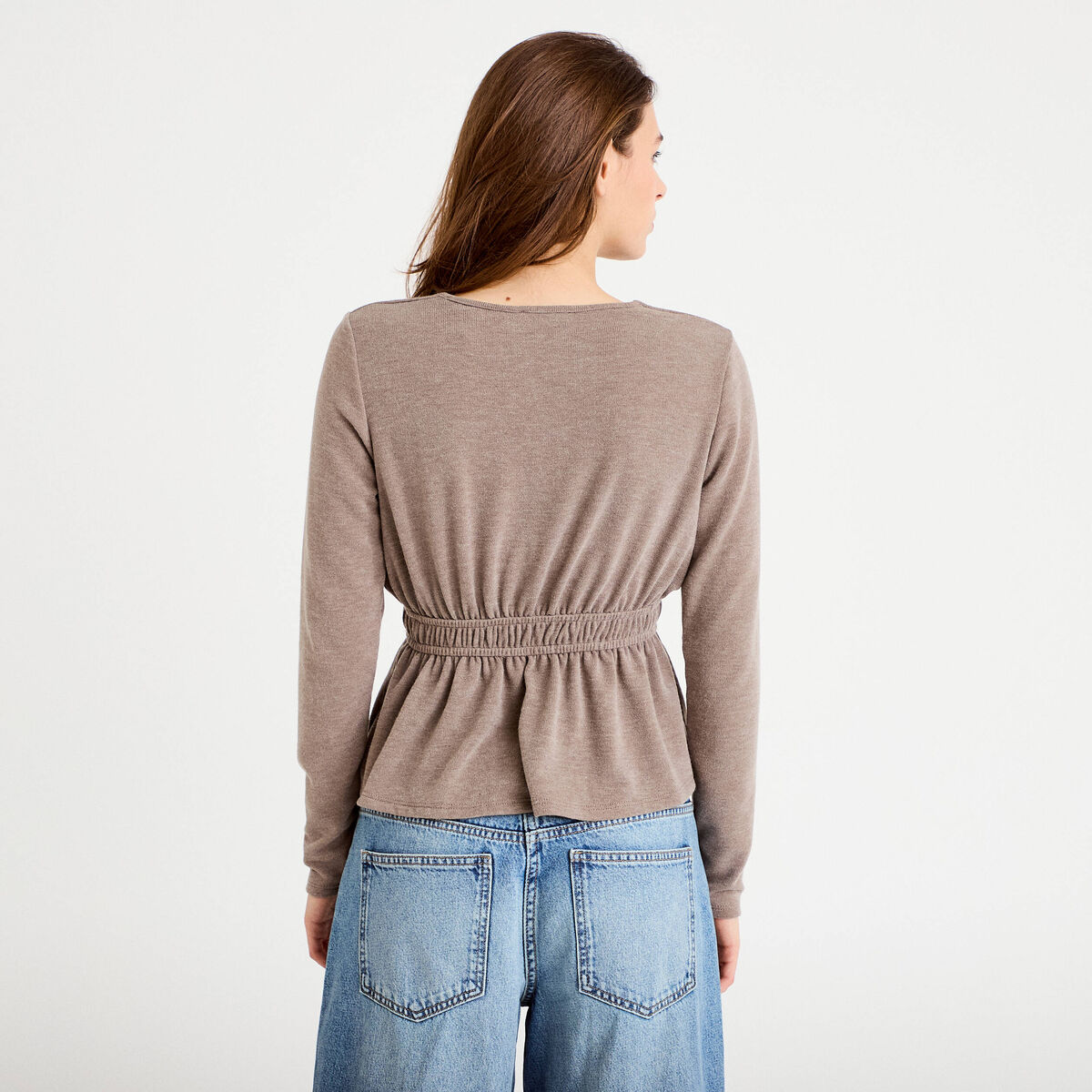 Blouse cintrée col v manches longues beige femme