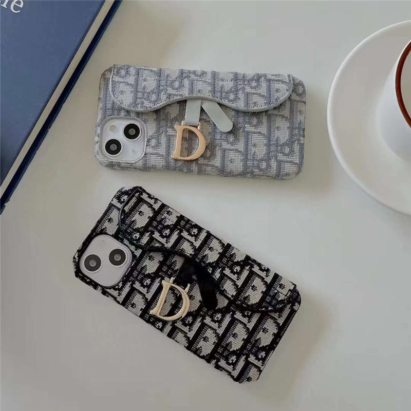 iphone17/17pro/16pro max ケース dior 刺繡風 iphone15/14pro カバー ディオールコピー レディース アイフォンミニ 携帯ケーストロッターD金具 高級プレゼント