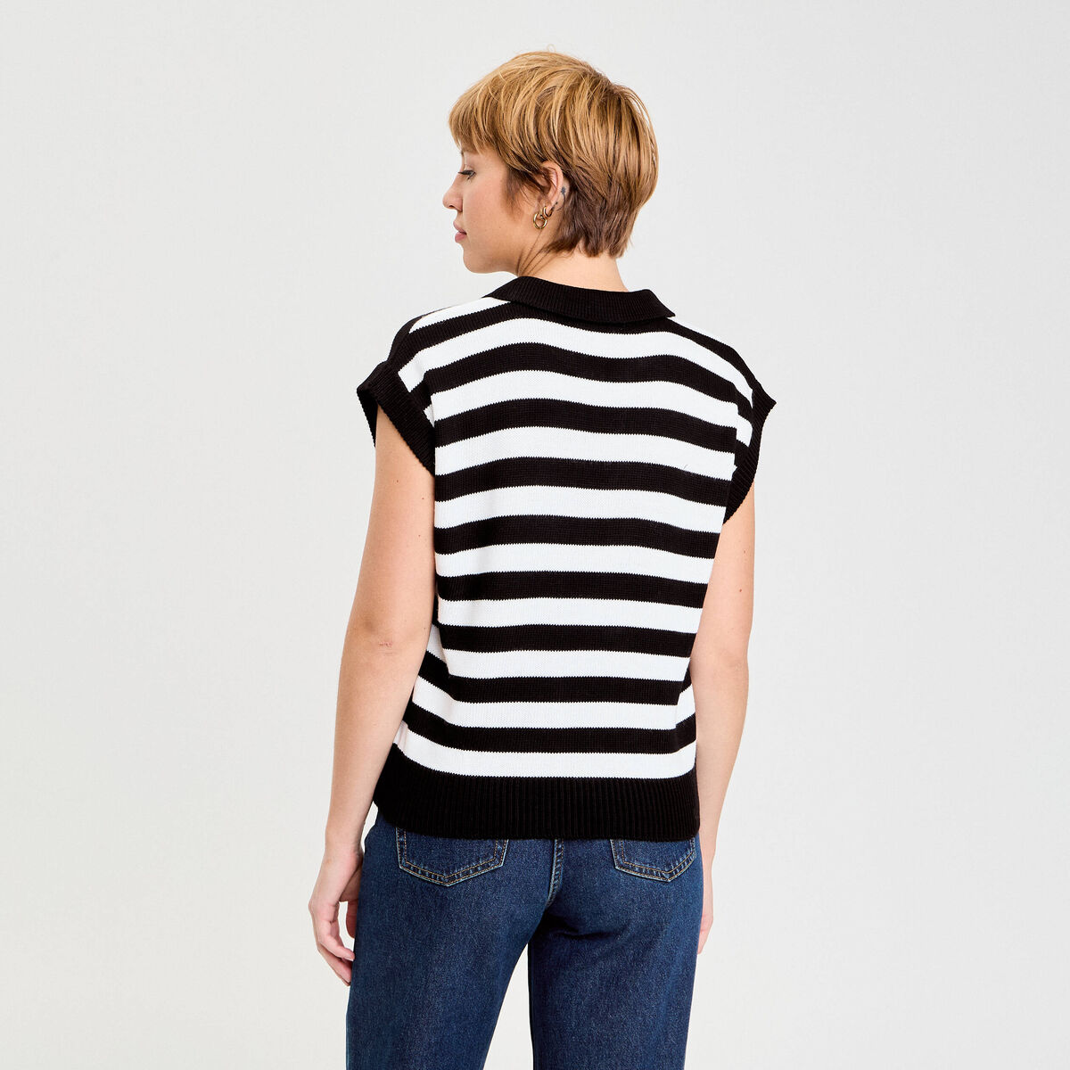 Pull sans manches col chemise noir femme