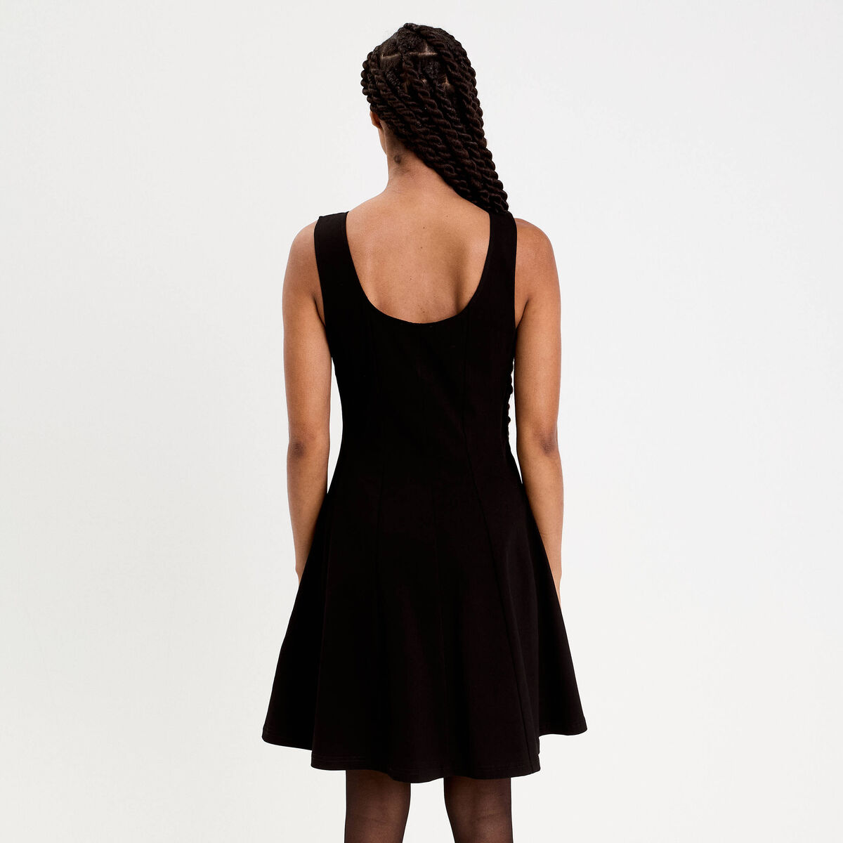 robe courte évasée col rond bretelles noir femme