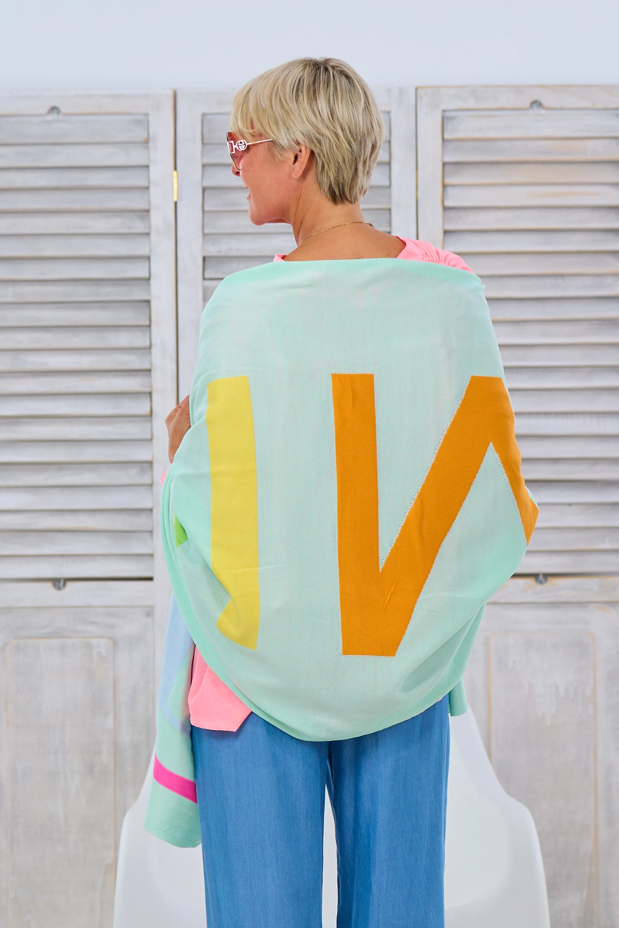 Dünner Strickschal mit SMILE Schriftzug, mint-bunt