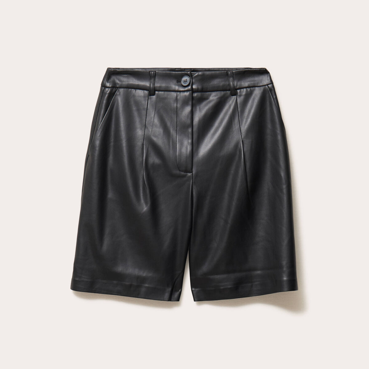 Bermuda regular en similicuir noir femme