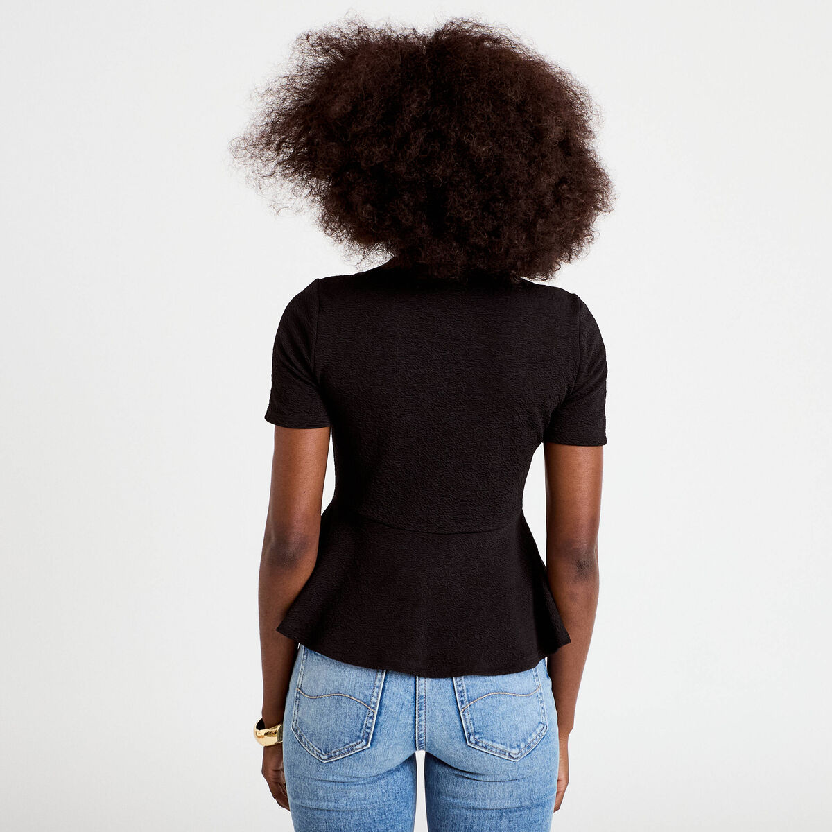 Top cintré col rond manches courtes noir femme