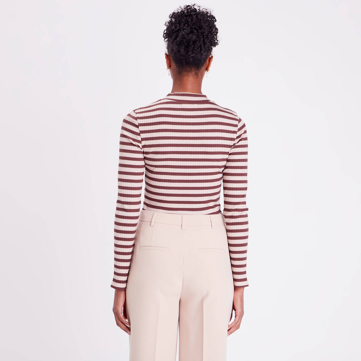 T-shirt cintré col montant marron clair femme