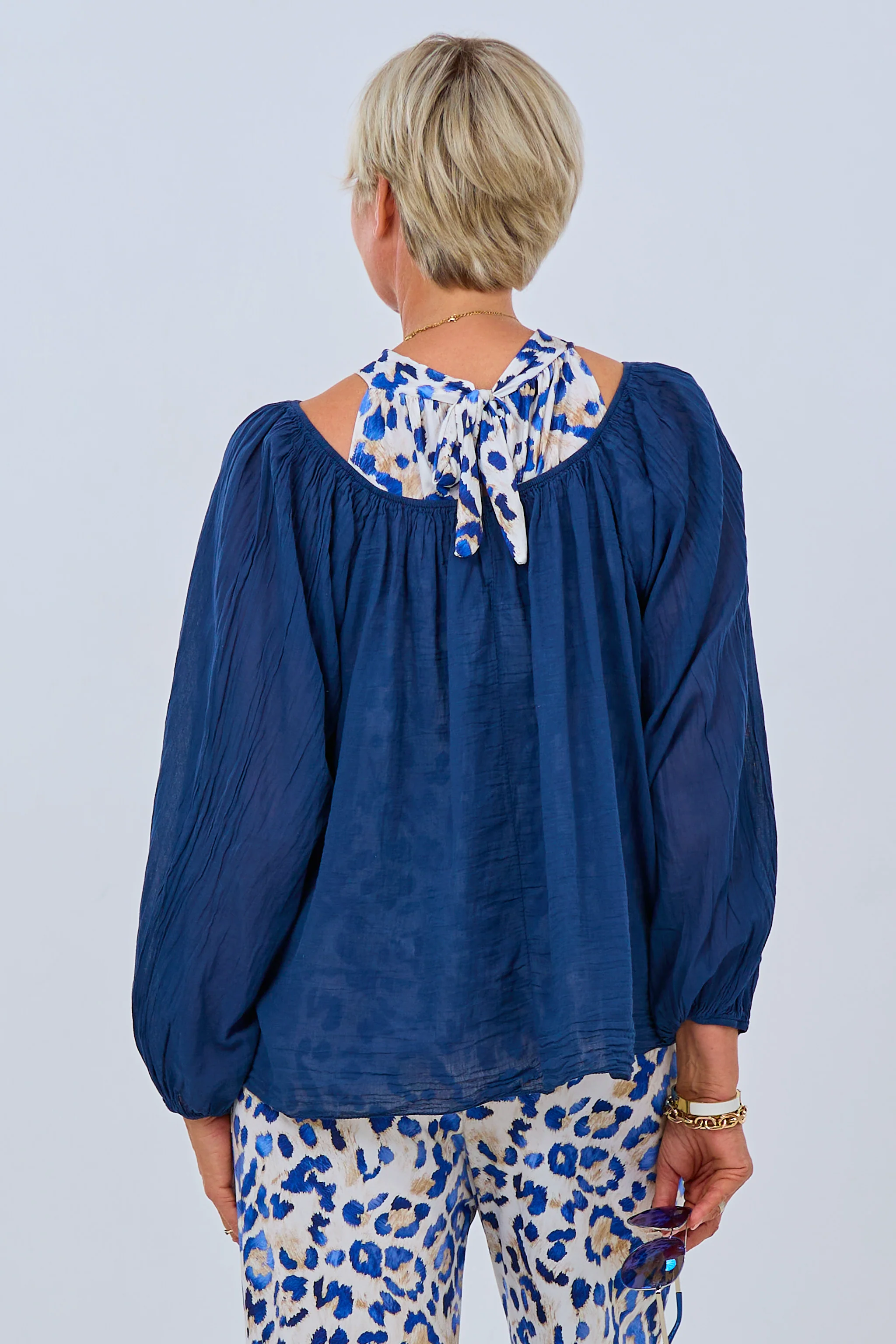 luftige Bluse mit Carmenausschnitt, dunkelblau