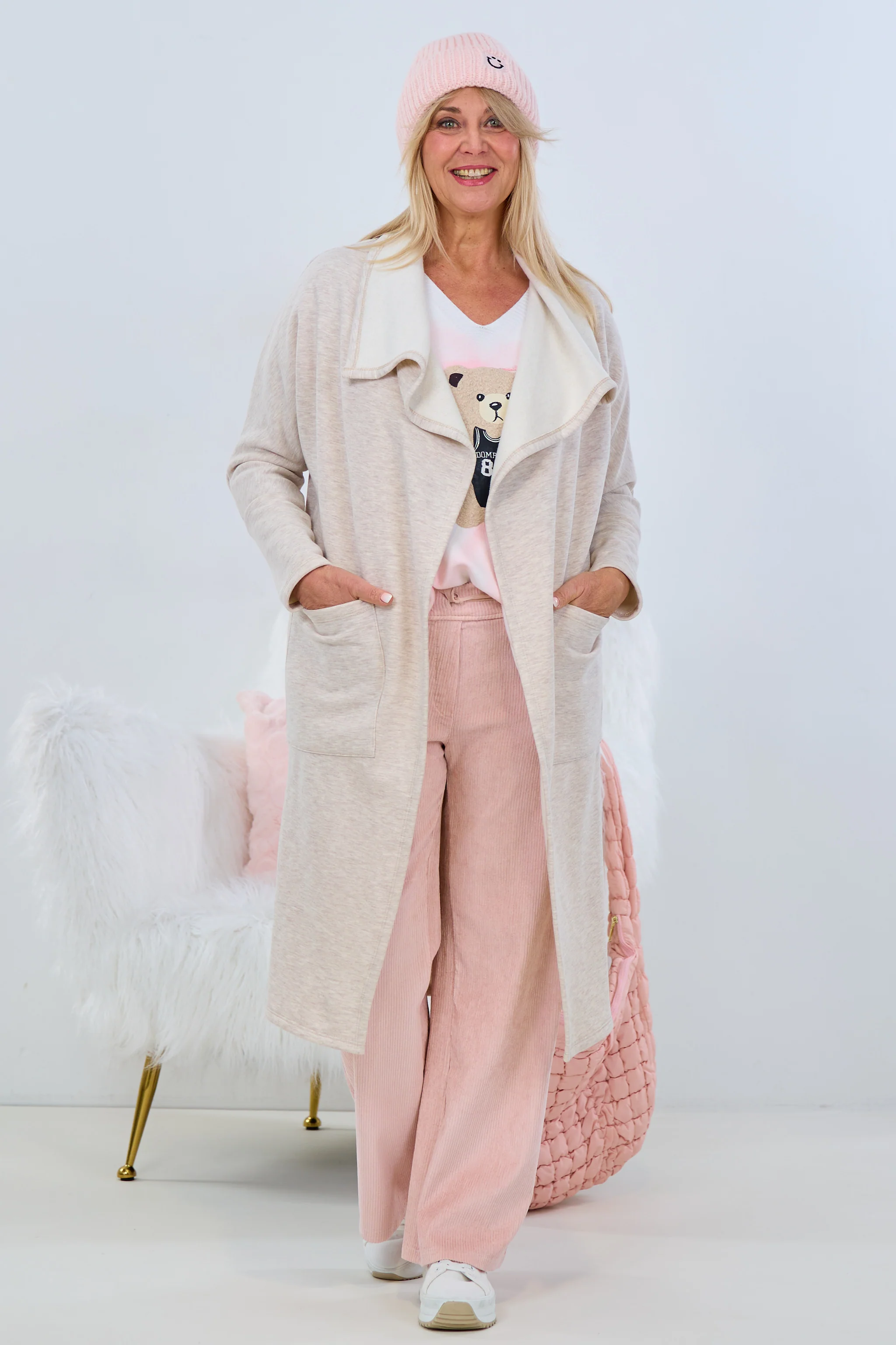 Sweaty Mantel mit großem Revers, hellbeige-meliert