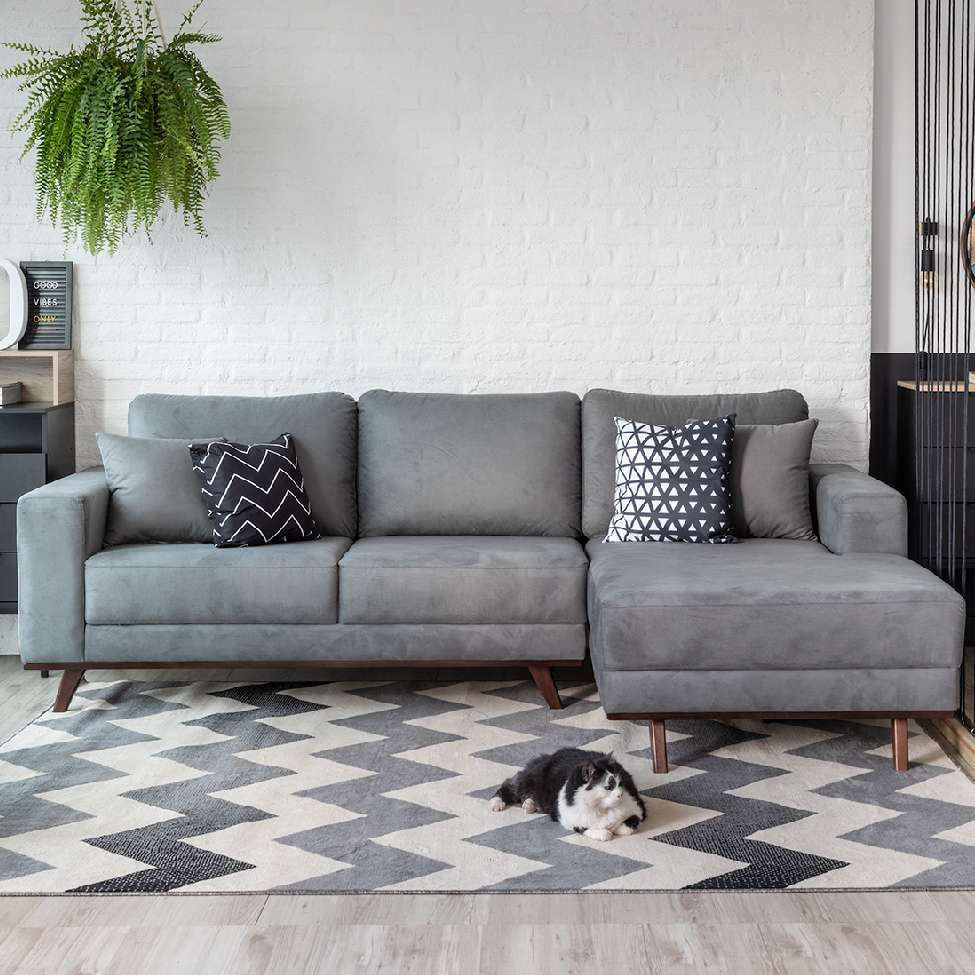 Sofá 4 Lugares Lombok com Chaise Direito Veludo Cinza em Promoção | Ofertas na Americanas