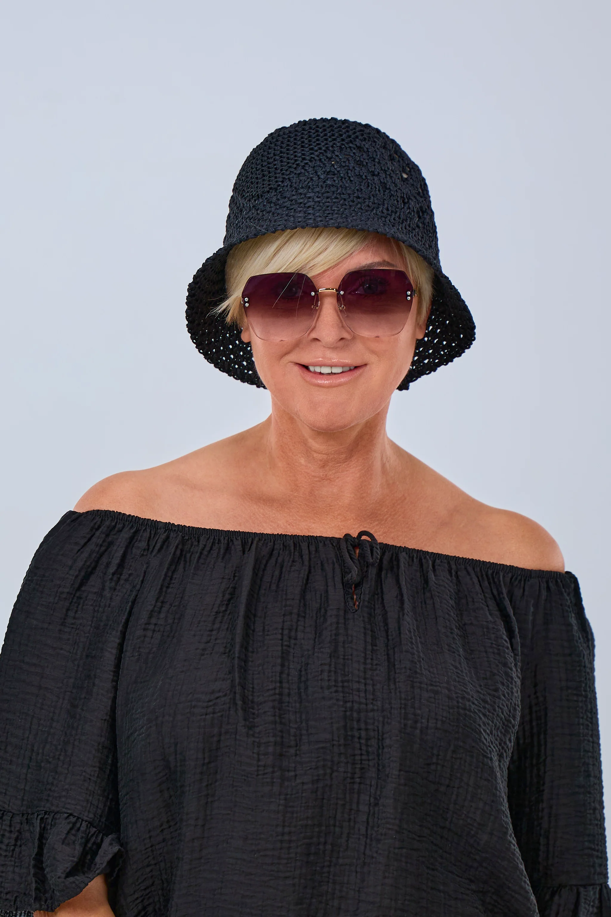 Bucket Hat im Häkel-Look, schwarz