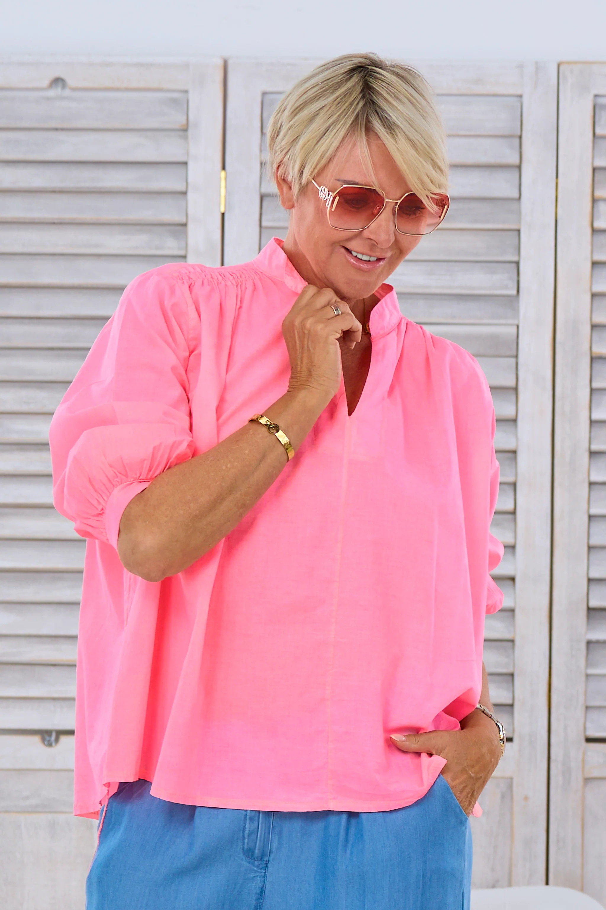 Leichte Bluse ohne Kragen, apricot