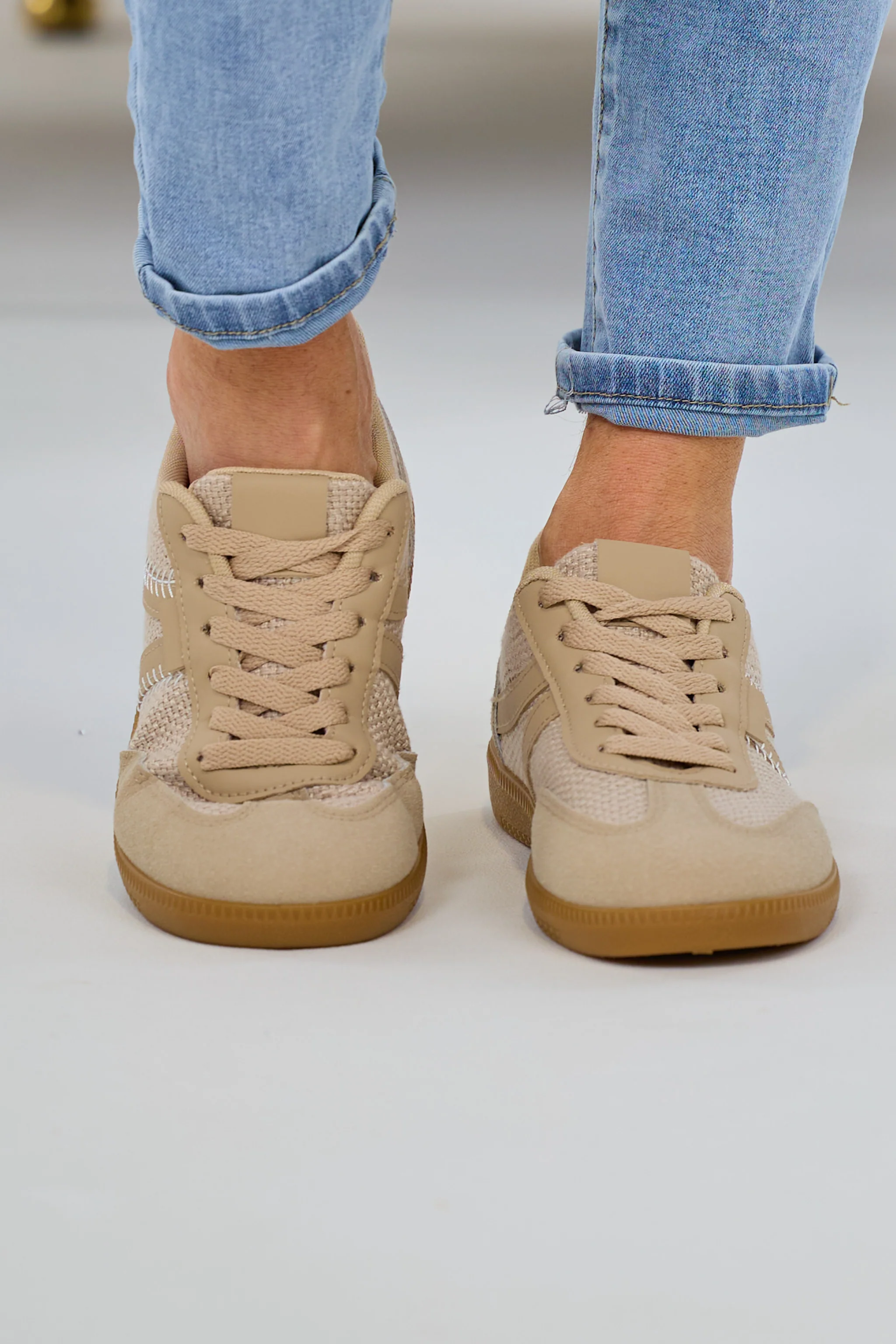 Sneaker mit gewebten Einsätzen, dunkelbeige