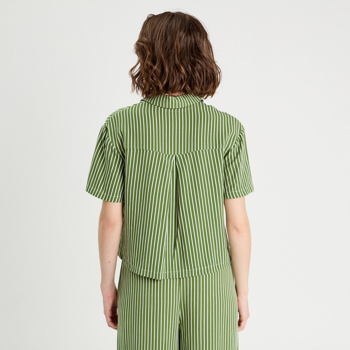 Chemise manches courtes vert kaki femme