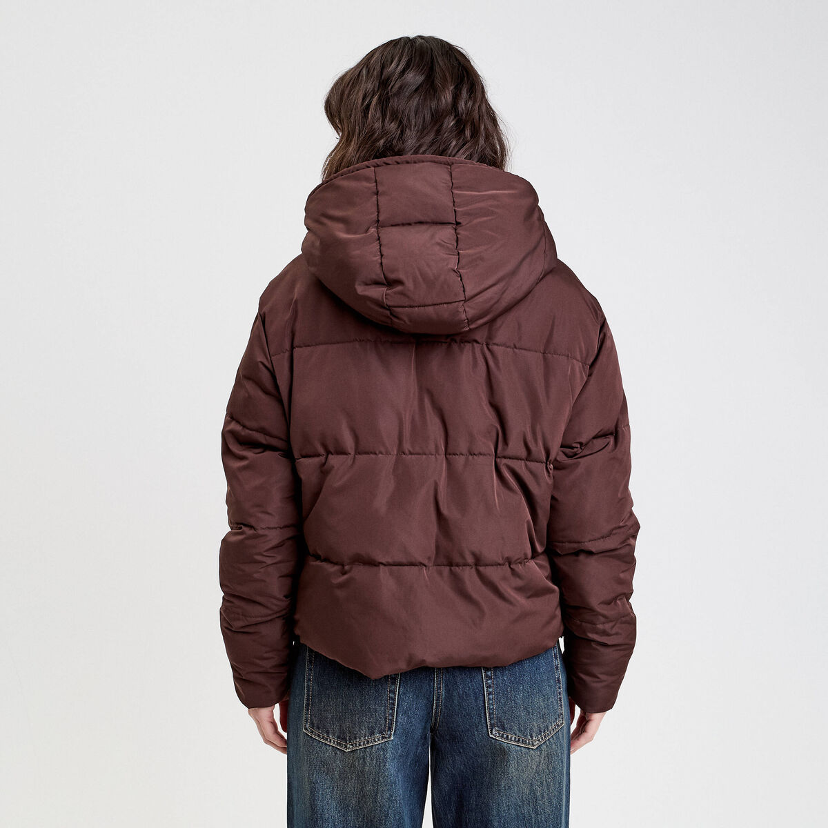 Doudoune courte bas resserré capuche marron foncé femme