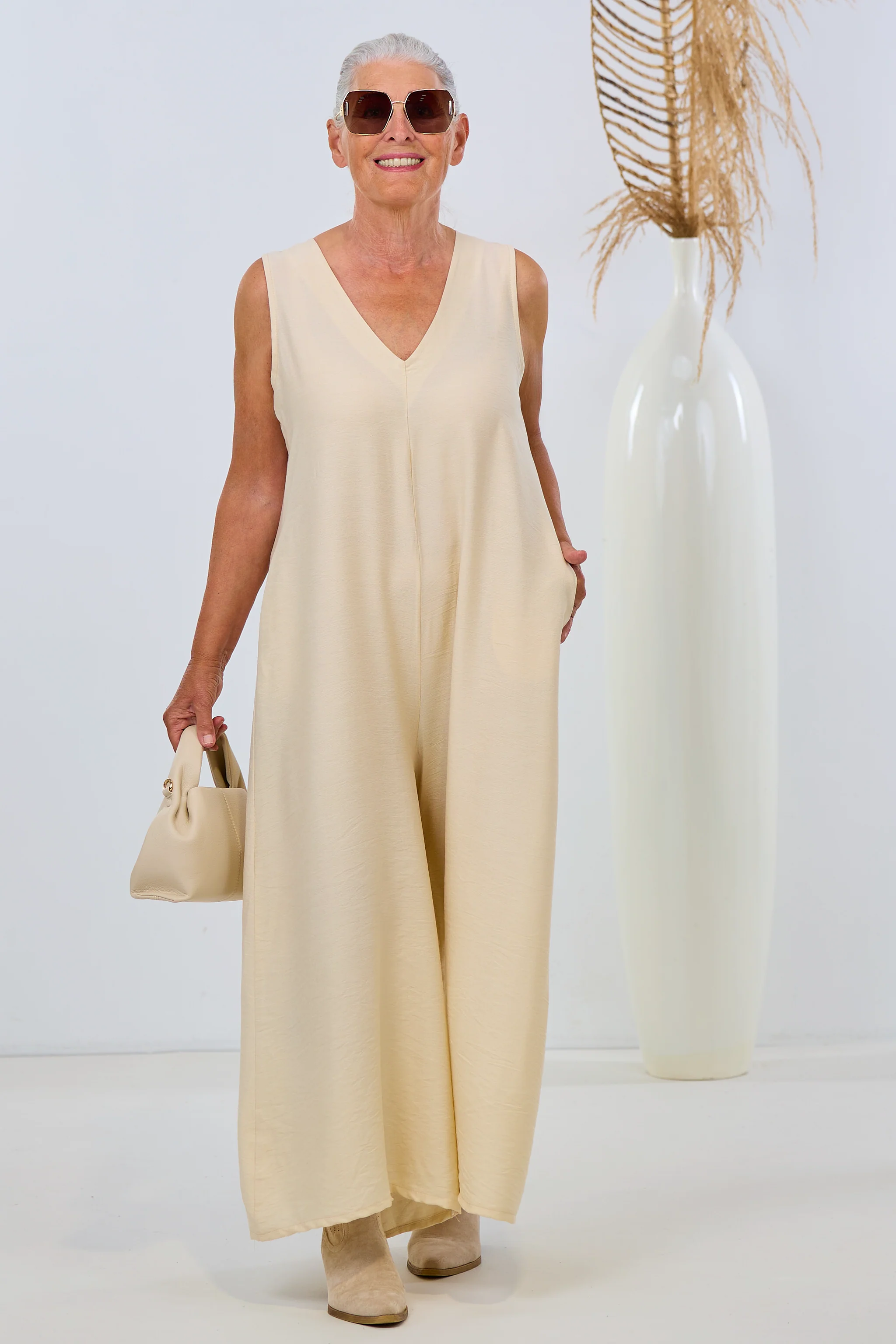 Overall mit raffiniertem Rückenschlitz, creme