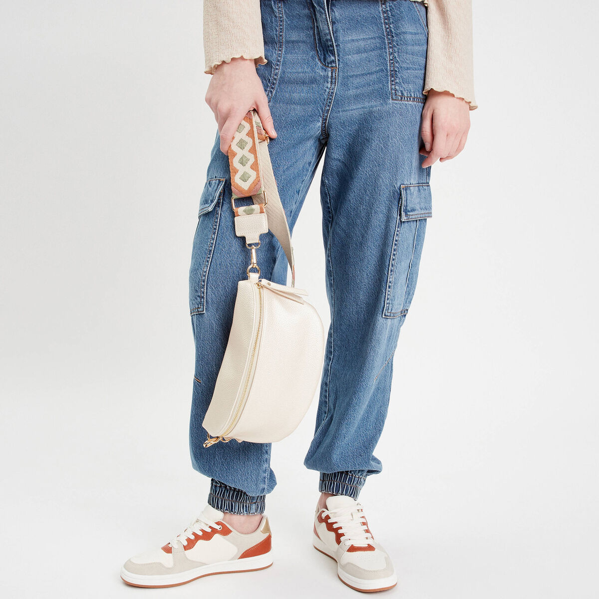 Sac banane en bandoulière gris argent femme