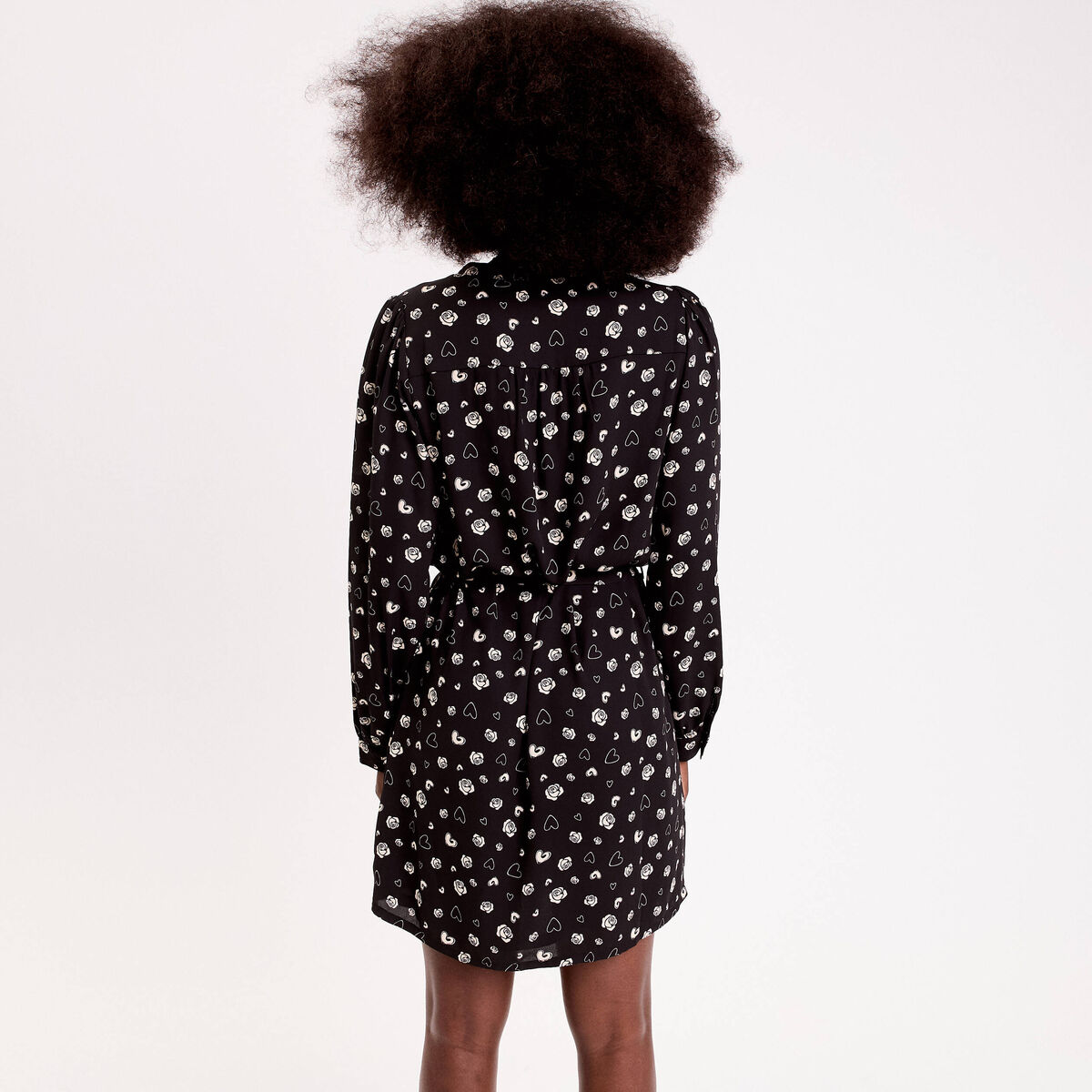 Robe droite courte col v manches longues noir femme