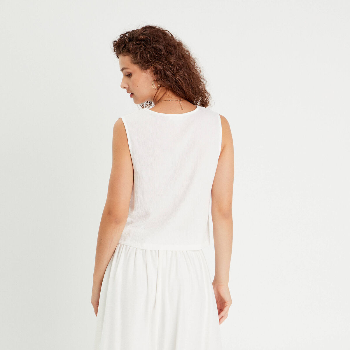 Blouse sans manches brodée blanc femme