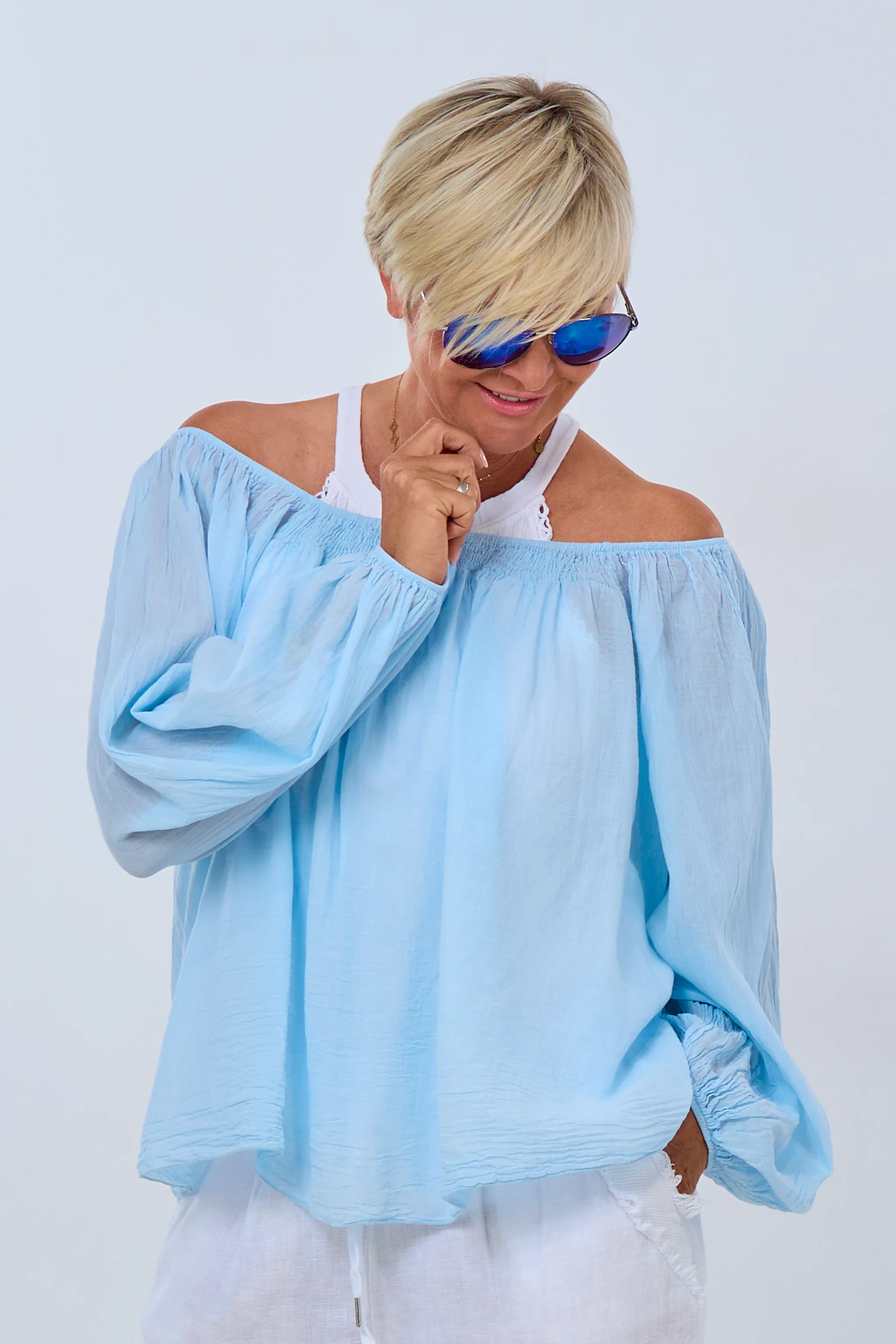 luftige Bluse mit Carmenausschnitt, hellblau