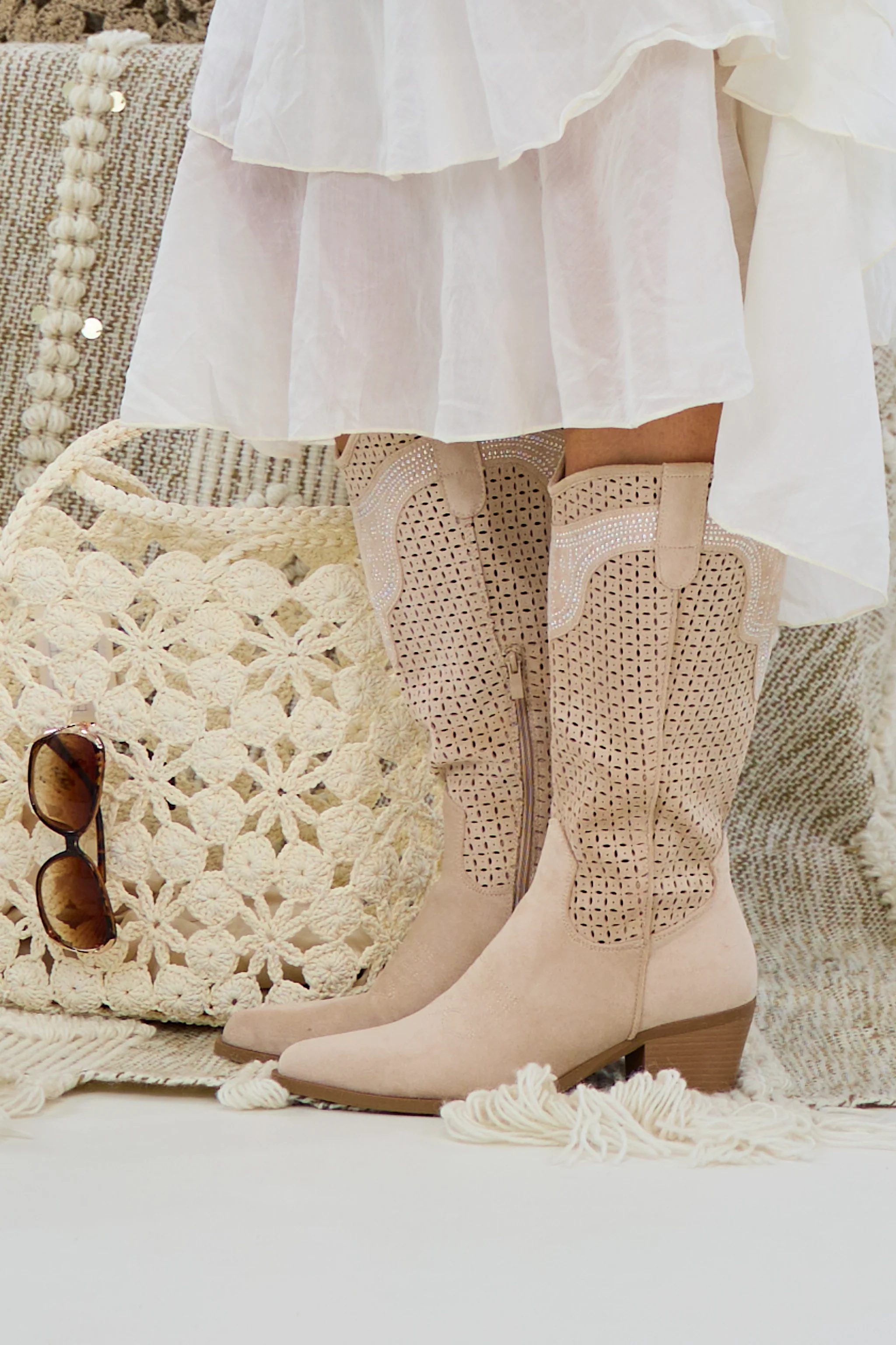 Cowboystiefel mit Cut-Outs, beige