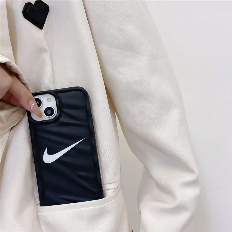 NIKE スマホケース iphone15/15pro お揃い ナイキ パロディ アイフォン14pro max/13pro カバー 個性的 iphone12pro/12 ケース シンプル かっこいい