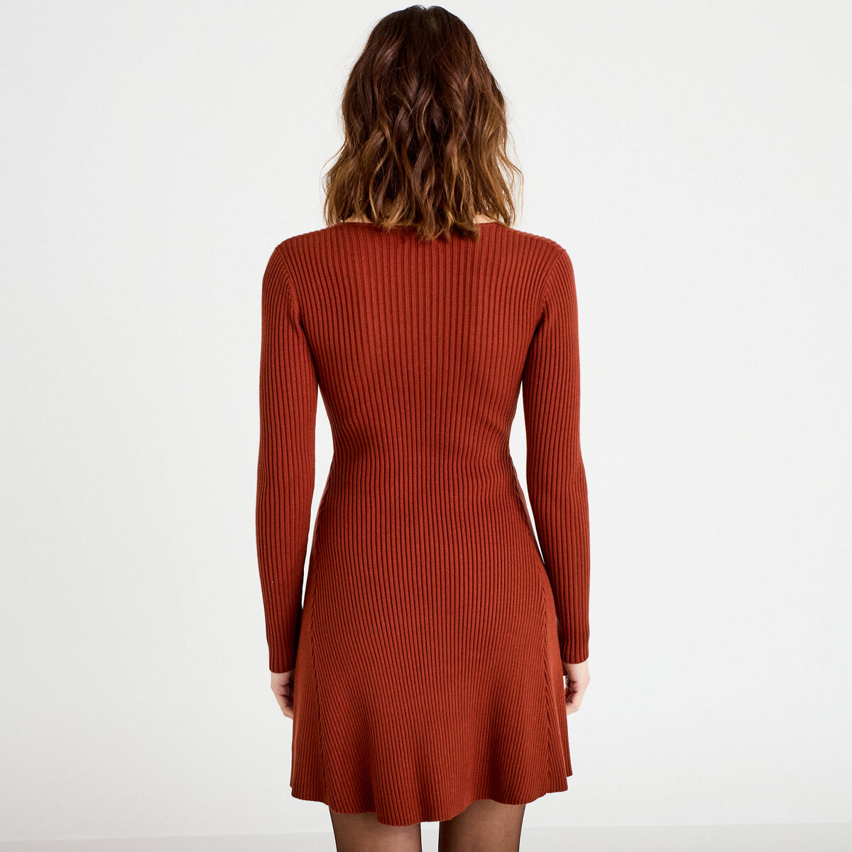 Robe tricot patineuse côtelée marron cognac femme