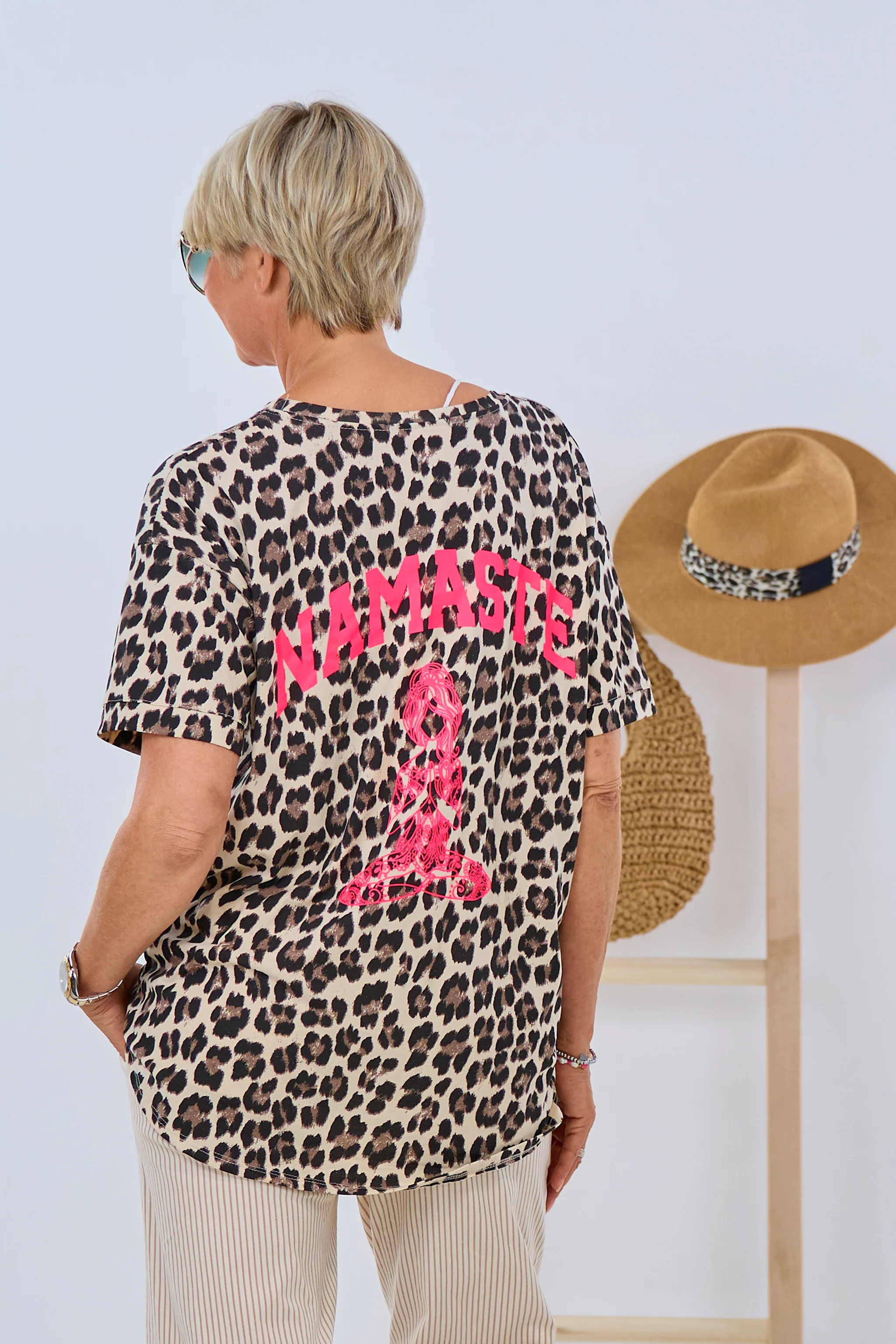 T-Shirt NAMASTE, beige-leo