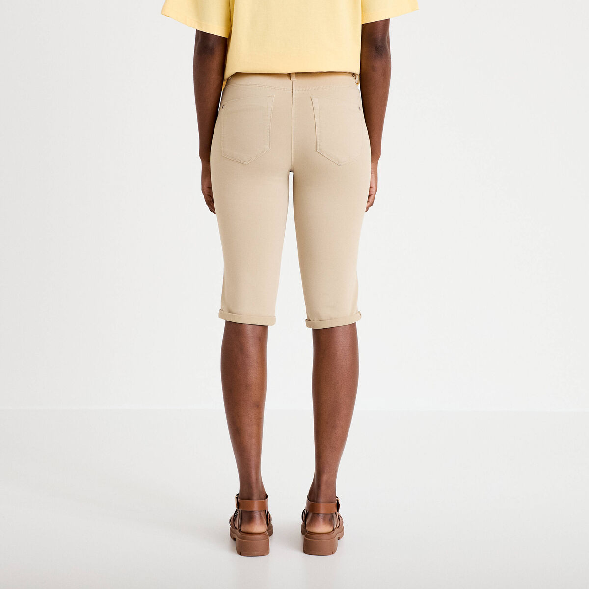 Pantacourt taupe femme